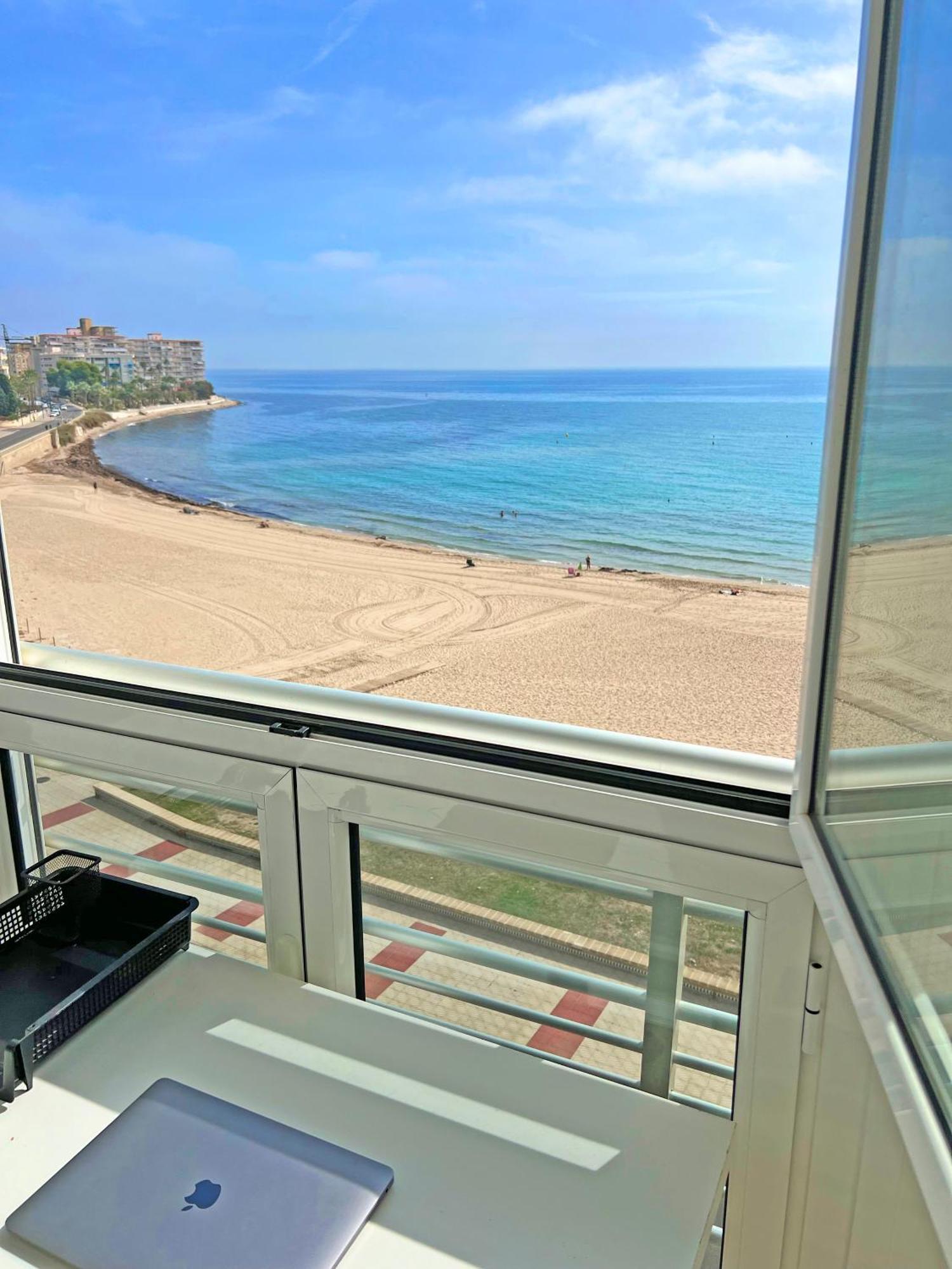 Apartamento Ático en 1ª línea con impresionantes vistas al mar El Campello Exterior foto